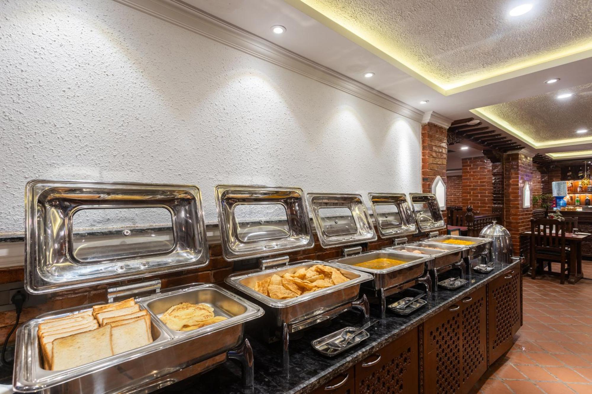 Hotel Amarawati Kathmandu Bagian luar foto